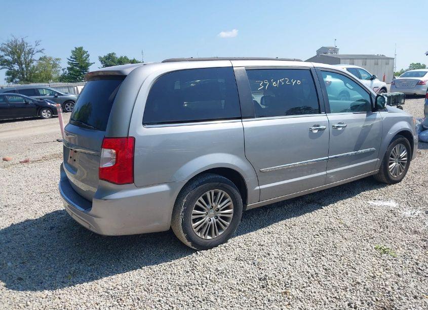 Photo 4 of 2014 Chrysler Town & COUNTRY TOURING-L (VIN 2C4RC1CG8ER303649)