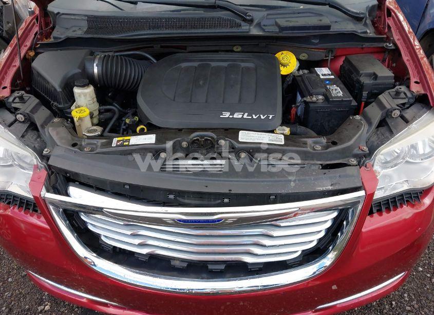 Photo 10 of 2014 Chrysler Town & COUNTRY TOURING-L (VIN 2C4RC1CG8ER329328)