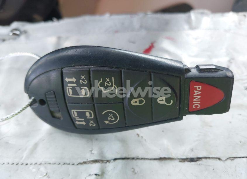 Photo 11 of 2014 Chrysler Town & COUNTRY TOURING-L 30TH ANNIVERSARY (VIN 2C4RC1CG8ER336568)