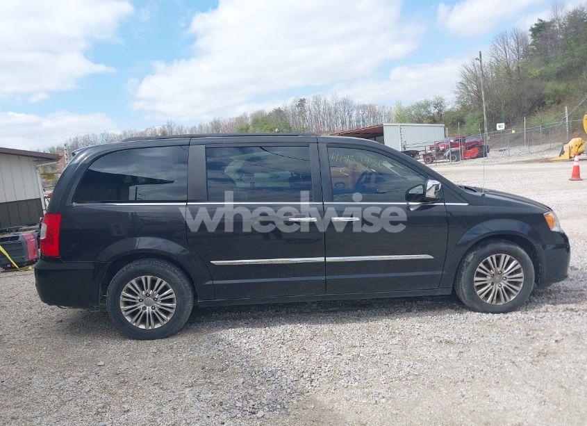 Photo 13 of 2015 Chrysler Town & COUNTRY TOURING-L (VIN 2C4RC1CG8FR522404)