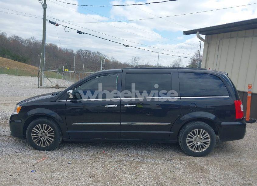 Photo 14 of 2015 Chrysler Town & COUNTRY TOURING-L (VIN 2C4RC1CG8FR522404)