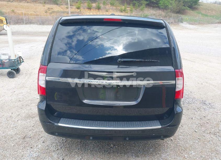 Photo 16 of 2015 Chrysler Town & COUNTRY TOURING-L (VIN 2C4RC1CG8FR522404)