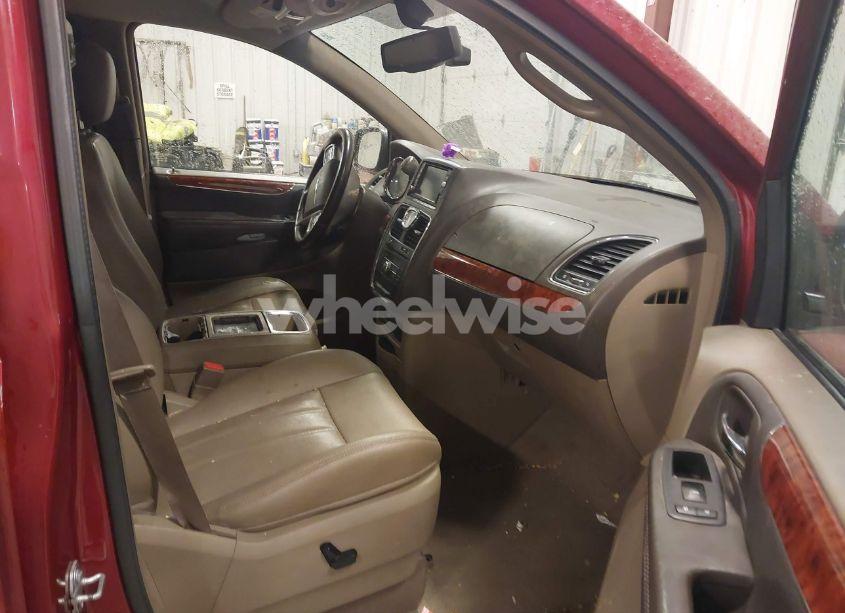 Photo 5 of 2015 Chrysler Town & COUNTRY TOURING-L (VIN 2C4RC1CG8FR525304)