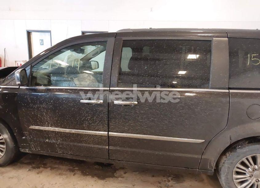 Photo 14 of 2015 Chrysler Town & COUNTRY TOURING-L (VIN 2C4RC1CG8FR677406)