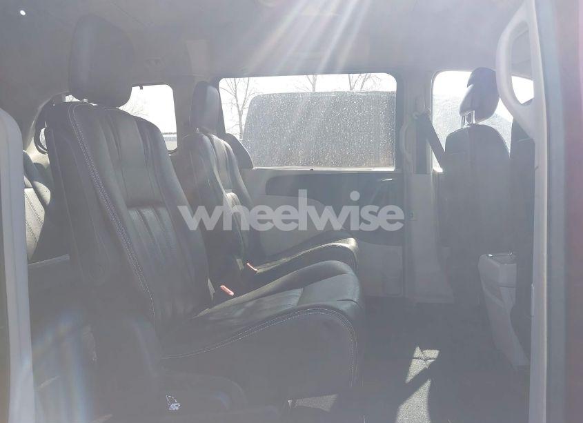 Photo 8 of 2015 Chrysler Town & COUNTRY TOURING-L (VIN 2C4RC1CG8FR731206)