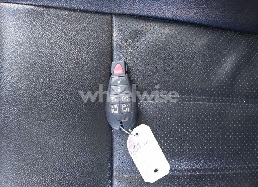 Photo 11 of 2016 Chrysler Town & COUNTRY TOURING-L ANNIVERSARY EDITION (VIN 2C4RC1CG8GR200864)