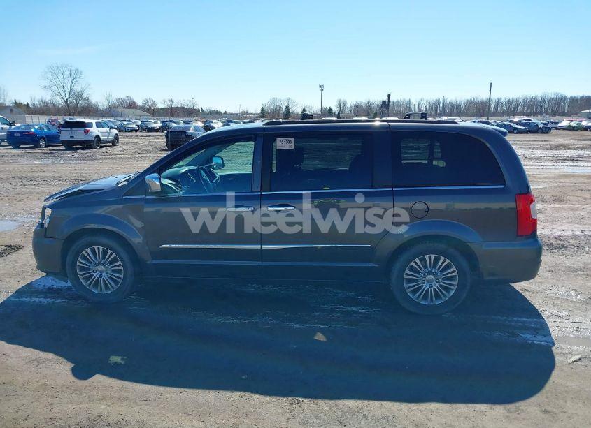 Photo 14 of 2016 Chrysler Town & COUNTRY TOURING-L ANNIVERSARY EDITION (VIN 2C4RC1CG8GR200864)