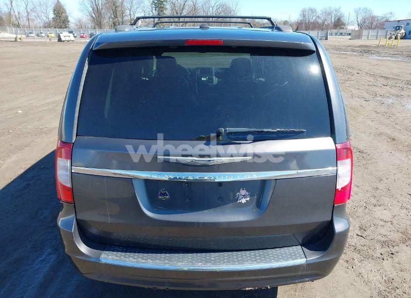 Photo 16 of 2016 Chrysler Town & COUNTRY TOURING-L ANNIVERSARY EDITION (VIN 2C4RC1CG8GR200864)