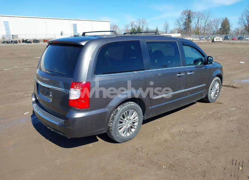 Photo 4 of 2016 Chrysler Town & COUNTRY TOURING-L ANNIVERSARY EDITION (VIN 2C4RC1CG8GR200864)