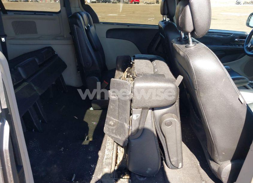 Photo 8 of 2016 Chrysler Town & COUNTRY TOURING-L ANNIVERSARY EDITION (VIN 2C4RC1CG8GR200864)