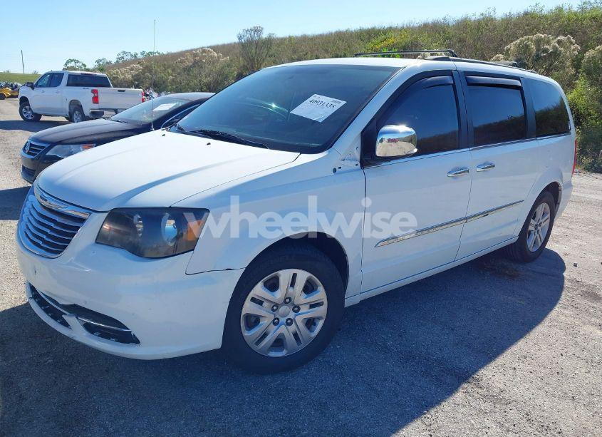Photo 2 of 2016 Chrysler Town & COUNTRY TOURING-L (VIN 2C4RC1CG8GR240541)
