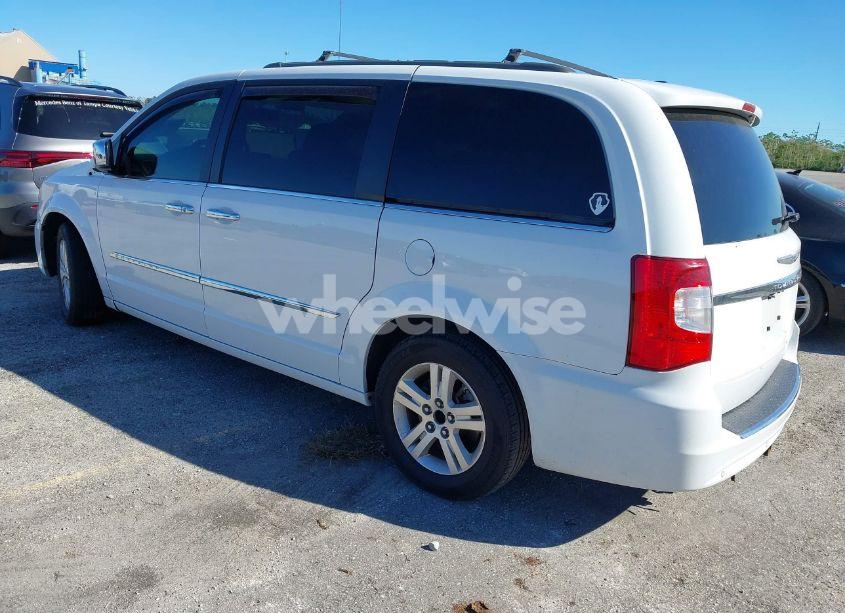 Photo 3 of 2016 Chrysler Town & COUNTRY TOURING-L (VIN 2C4RC1CG8GR240541)