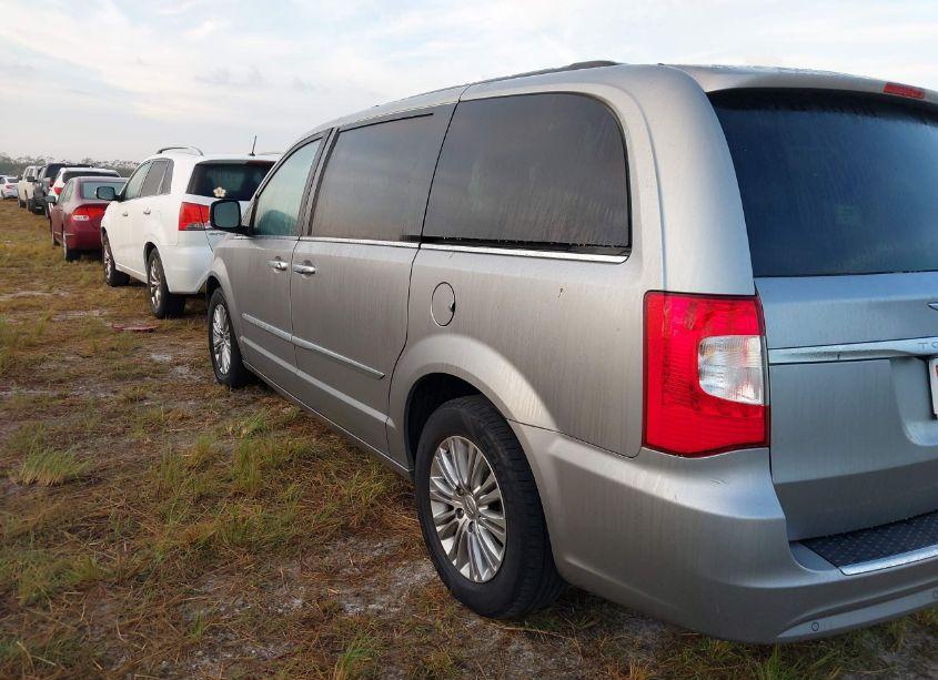 Photo 3 of 2016 Chrysler Town & COUNTRY TOURING-L (VIN 2C4RC1CG8GR264029)