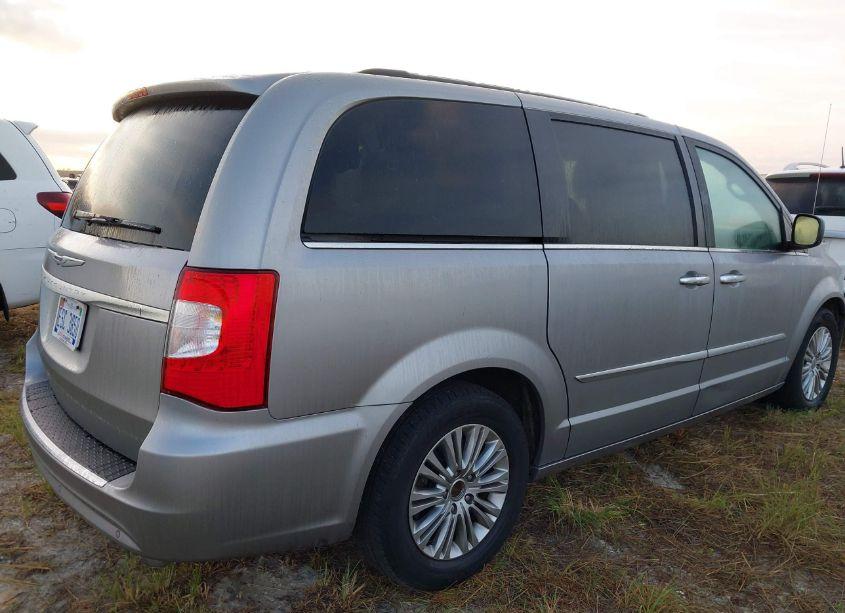 Photo 4 of 2016 Chrysler Town & COUNTRY TOURING-L (VIN 2C4RC1CG8GR264029)