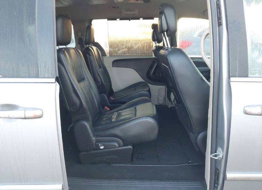Photo 8 of 2016 Chrysler Town & COUNTRY TOURING-L (VIN 2C4RC1CG8GR264029)