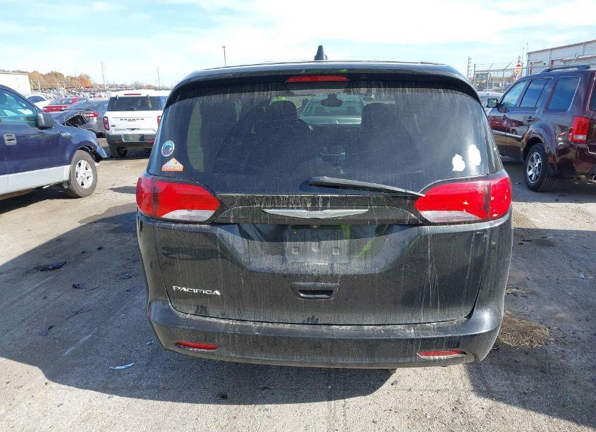 Photo 16 of 2017 Chrysler Pacifica LX (VIN 2C4RC1CG8HR657482)