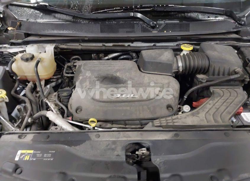 Photo 10 of 2018 Chrysler Pacifica LX (VIN 2C4RC1CG8JR171342)