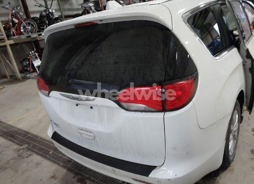 Photo 16 of 2018 Chrysler Pacifica LX (VIN 2C4RC1CG8JR171342)