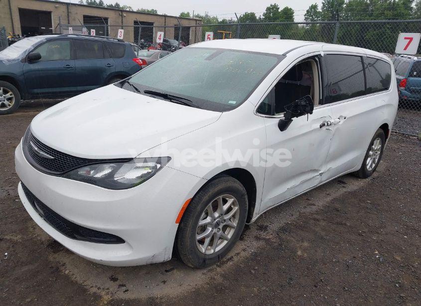 Photo 2 of 2022 Chrysler Voyager LX (VIN 2C4RC1CG8NR223820)