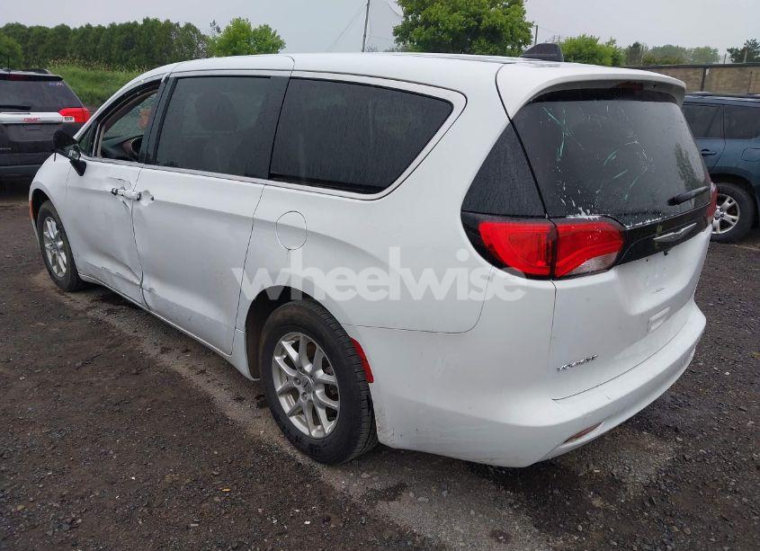 Photo 3 of 2022 Chrysler Voyager LX (VIN 2C4RC1CG8NR223820)