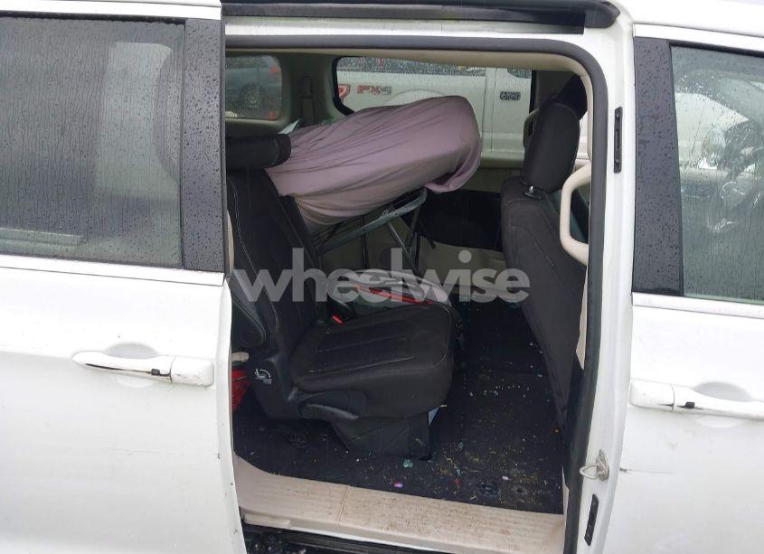 Photo 8 of 2022 Chrysler Voyager LX (VIN 2C4RC1CG8NR223820)