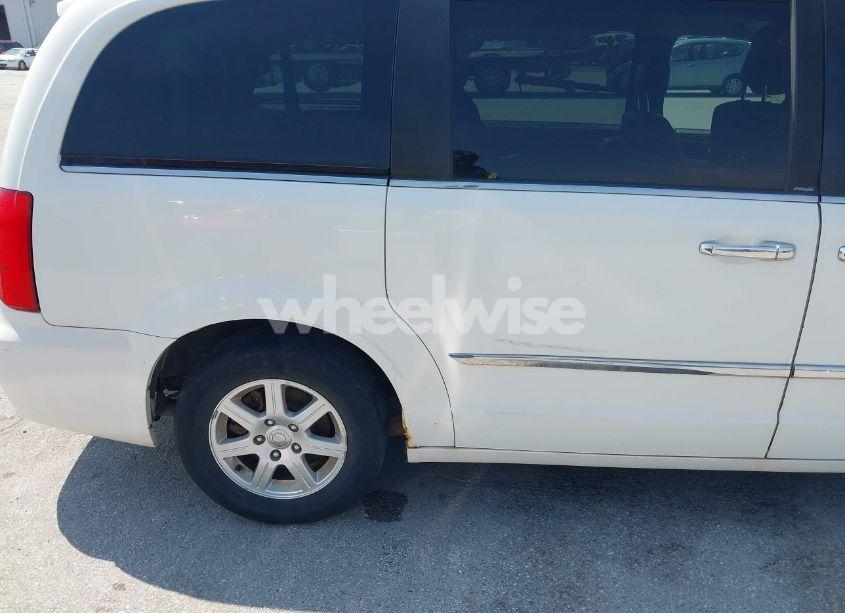 Photo 13 of 2012 Chrysler Town & COUNTRY TOURING-L (VIN 2C4RC1CG9CR144055)