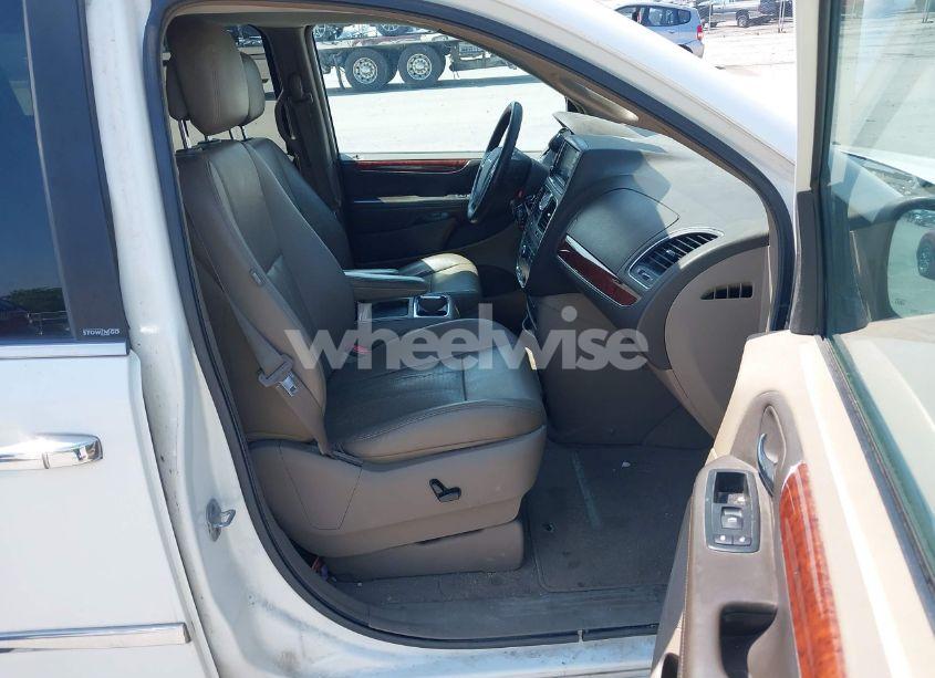 Photo 5 of 2012 Chrysler Town & COUNTRY TOURING-L (VIN 2C4RC1CG9CR144055)