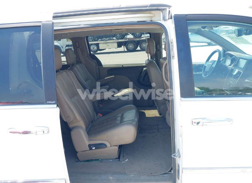 Photo 8 of 2012 Chrysler Town & COUNTRY TOURING-L (VIN 2C4RC1CG9CR144055)