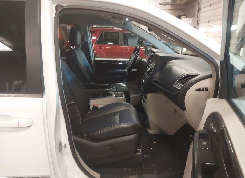 Photo 5 of 2012 Chrysler Town & COUNTRY TOURING L (VIN 2C4RC1CG9CR169179)