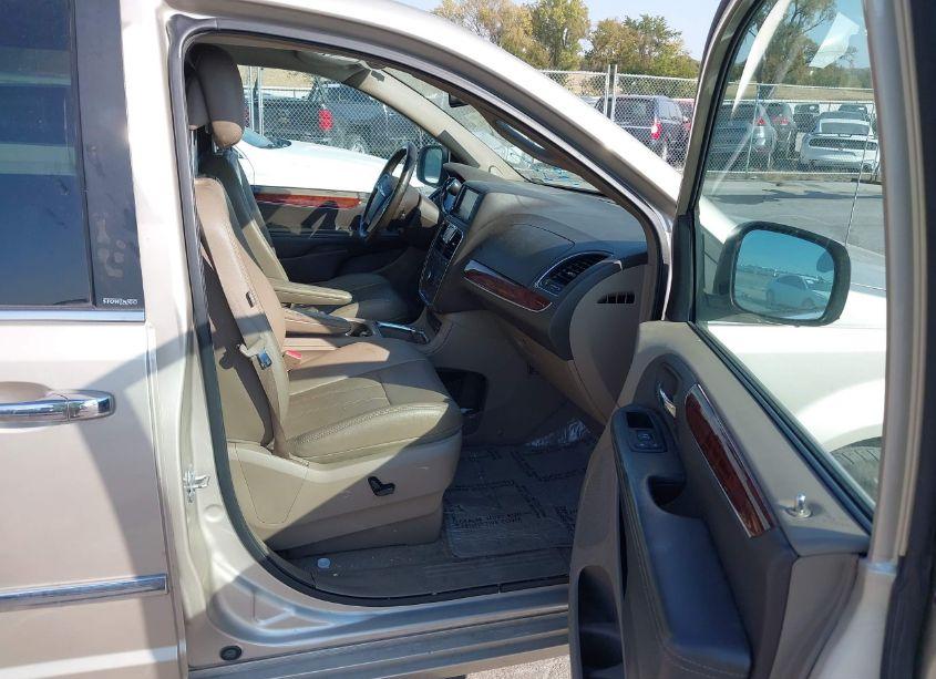 Photo 5 of 2012 Chrysler Town & COUNTRY TOURING-L (VIN 2C4RC1CG9CR270142)