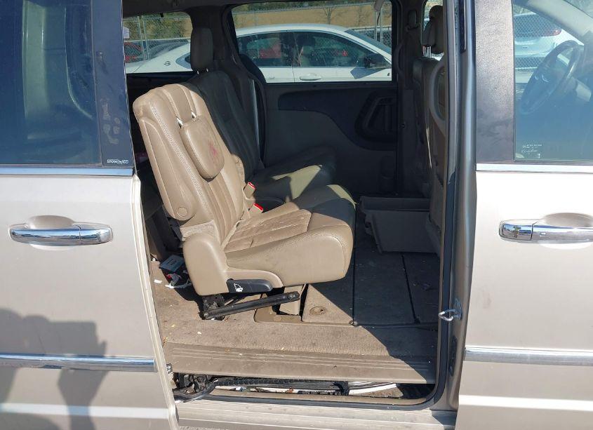 Photo 8 of 2012 Chrysler Town & COUNTRY TOURING-L (VIN 2C4RC1CG9CR270142)