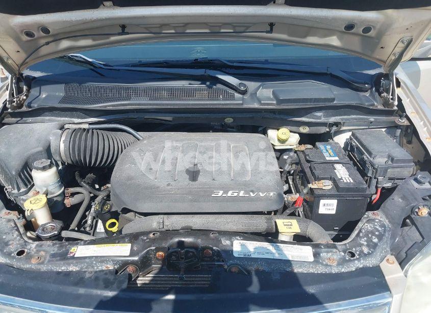 Photo 10 of 2012 Chrysler Town & COUNTRY TOURING-L (VIN 2C4RC1CG9CR297633)