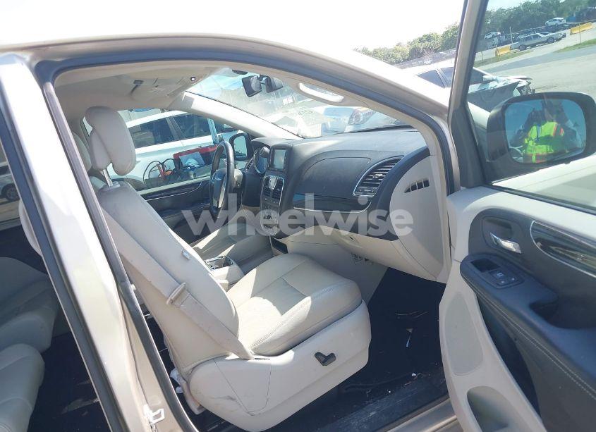 Photo 5 of 2012 Chrysler Town & COUNTRY TOURING-L (VIN 2C4RC1CG9CR297633)