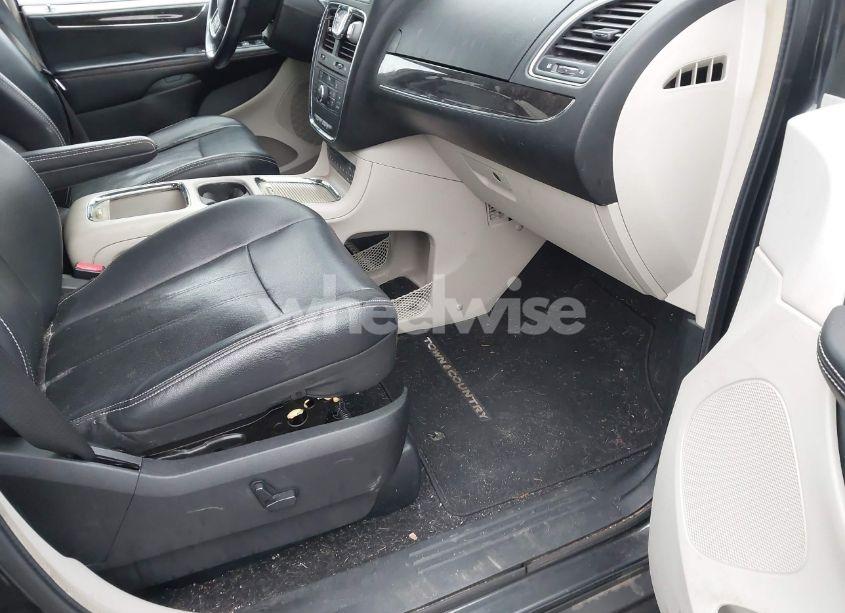 Photo 5 of 2012 Chrysler Town & COUNTRY TOURING-L (VIN 2C4RC1CG9CR314933)