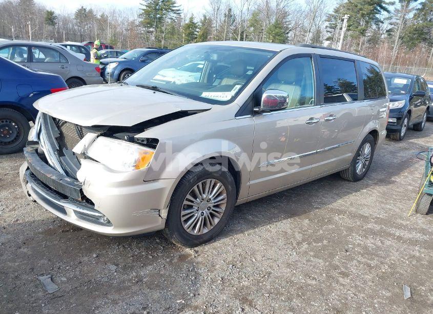 Photo 2 of 2013 Chrysler Town & COUNTRY TOURING-L (VIN 2C4RC1CG9DR595861)