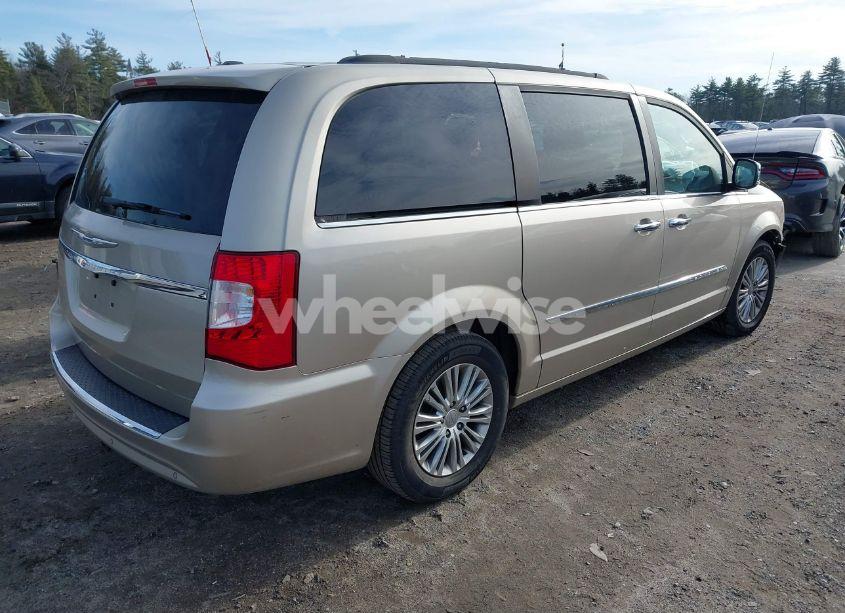 Photo 4 of 2013 Chrysler Town & COUNTRY TOURING-L (VIN 2C4RC1CG9DR595861)