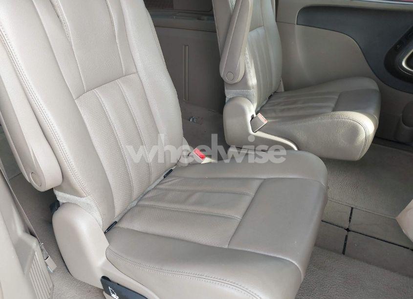 Photo 8 of 2013 Chrysler Town & COUNTRY TOURING-L (VIN 2C4RC1CG9DR595861)