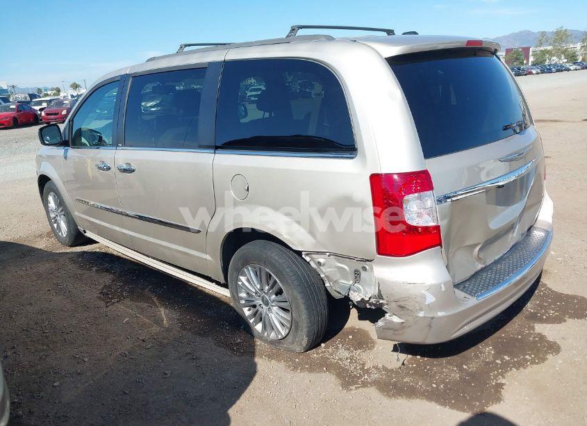 Photo 3 of 2013 Chrysler Town & COUNTRY TOURING-L (VIN 2C4RC1CG9DR597111)