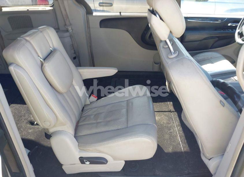 Photo 8 of 2013 Chrysler Town & COUNTRY TOURING-L (VIN 2C4RC1CG9DR597111)