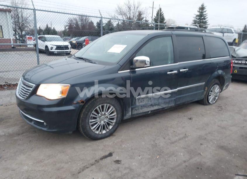 Photo 2 of 2013 Chrysler Town & COUNTRY TOURING-L (VIN 2C4RC1CG9DR785725)