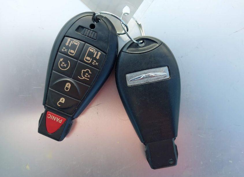 Photo 11 of 2014 Chrysler Town & COUNTRY TOURING-L (VIN 2C4RC1CG9ER143975)