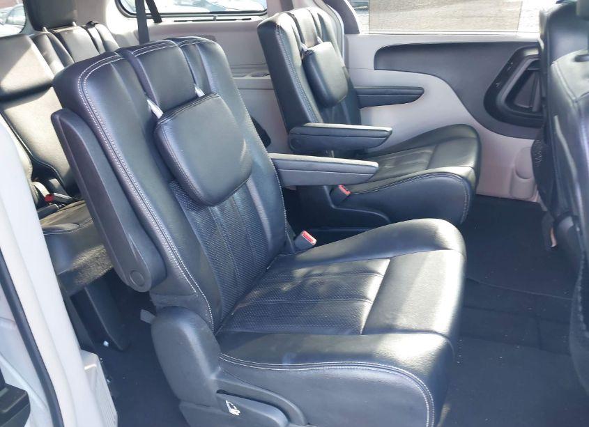 Photo 8 of 2014 Chrysler Town & COUNTRY TOURING-L (VIN 2C4RC1CG9ER143975)