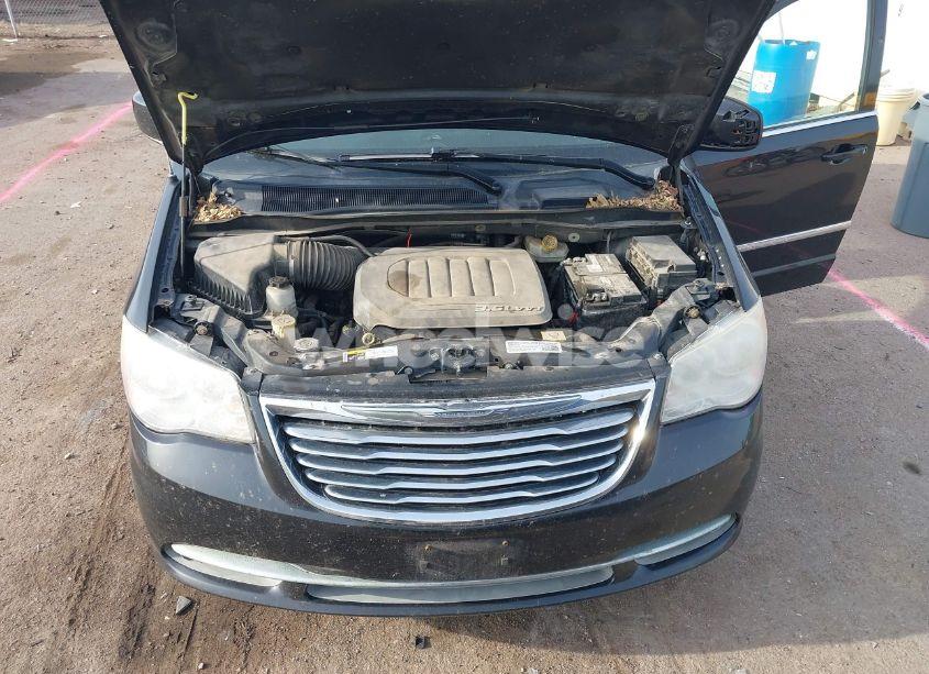 Photo 10 of 2014 Chrysler Town & COUNTRY TOURING-L (VIN 2C4RC1CG9ER188169)