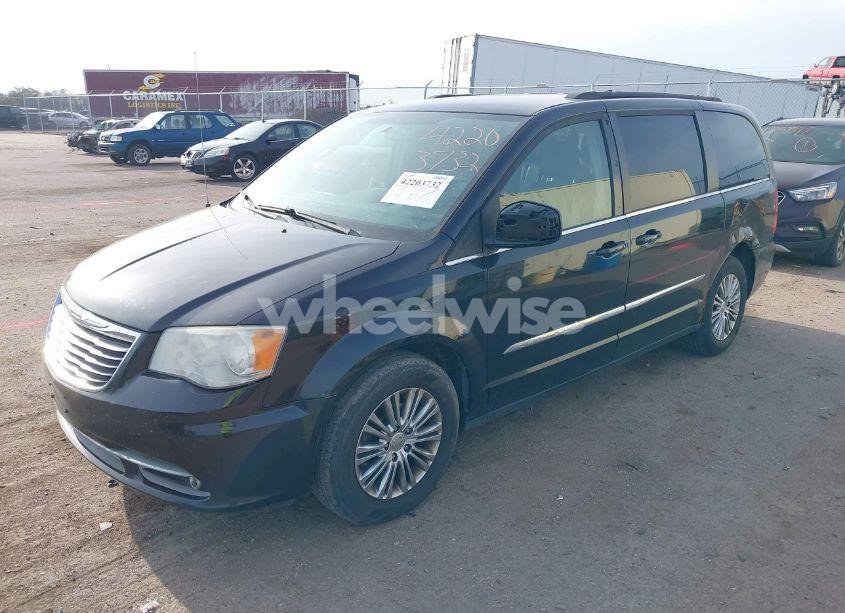 Photo 2 of 2014 Chrysler Town & COUNTRY TOURING-L (VIN 2C4RC1CG9ER188169)