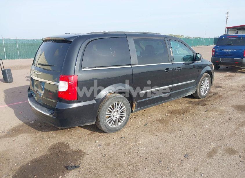 Photo 4 of 2014 Chrysler Town & COUNTRY TOURING-L (VIN 2C4RC1CG9ER188169)