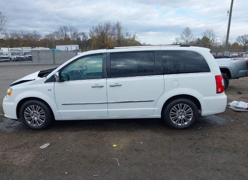 Photo 15 of 2014 Chrysler Town & COUNTRY TOURING-L 30TH ANNIVERSARY (VIN 2C4RC1CG9ER249486)