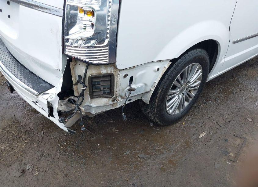 Photo 18 of 2014 Chrysler Town & COUNTRY TOURING-L 30TH ANNIVERSARY (VIN 2C4RC1CG9ER249486)