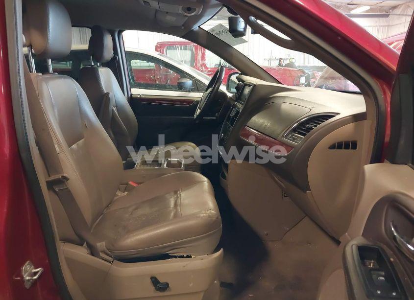 Photo 5 of 2014 Chrysler Town & COUNTRY TOURING-L (VIN 2C4RC1CG9ER277398)