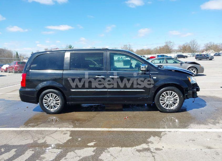 Photo 14 of 2014 Chrysler Town & COUNTRY TOURING-L 30TH ANNIVERSARY (VIN 2C4RC1CG9ER367876)