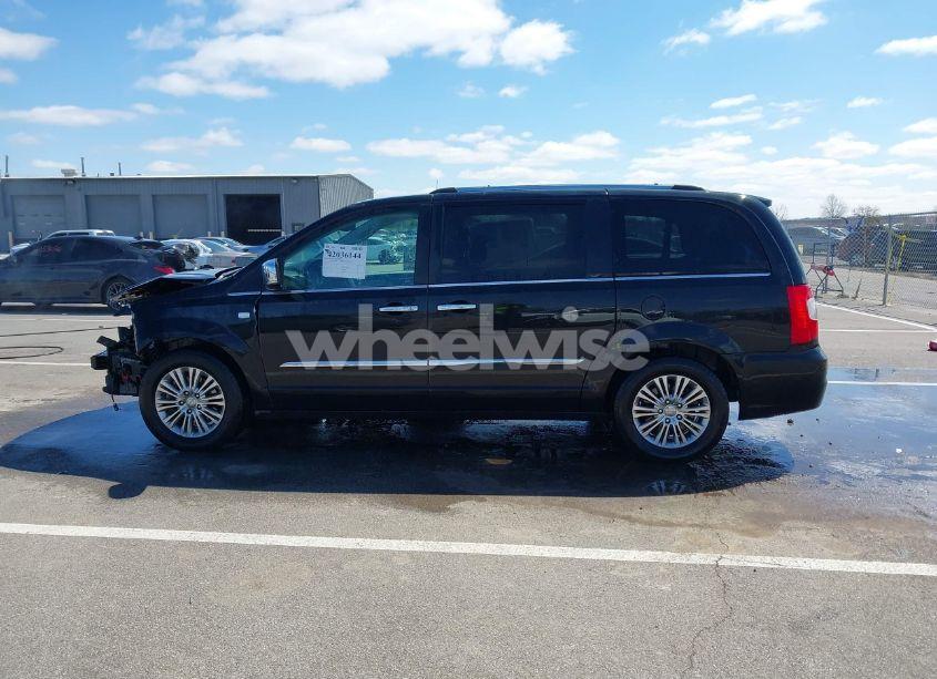 Photo 15 of 2014 Chrysler Town & COUNTRY TOURING-L 30TH ANNIVERSARY (VIN 2C4RC1CG9ER367876)